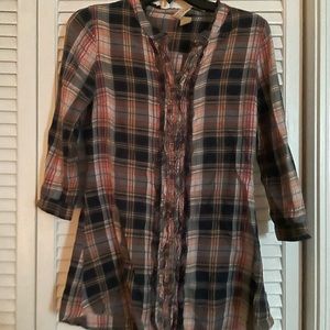 Size medium shirt from the buckle